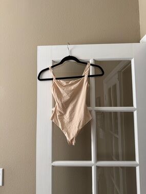 SKIMS Nude/Beige Scoop Neck Bodysuit